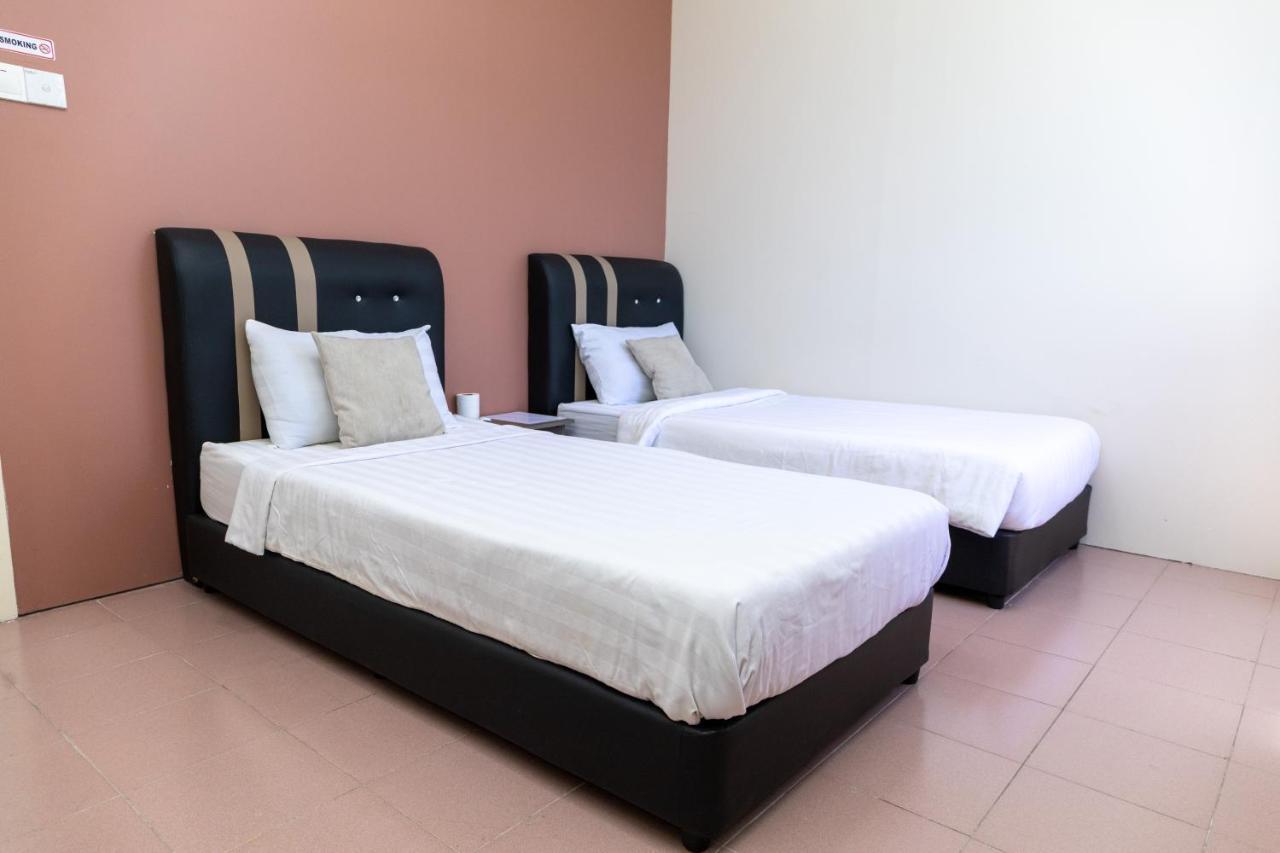 Familia Motel Kangar Extérieur photo
